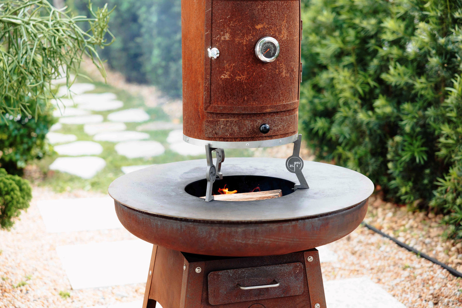 Unifire® Smoker