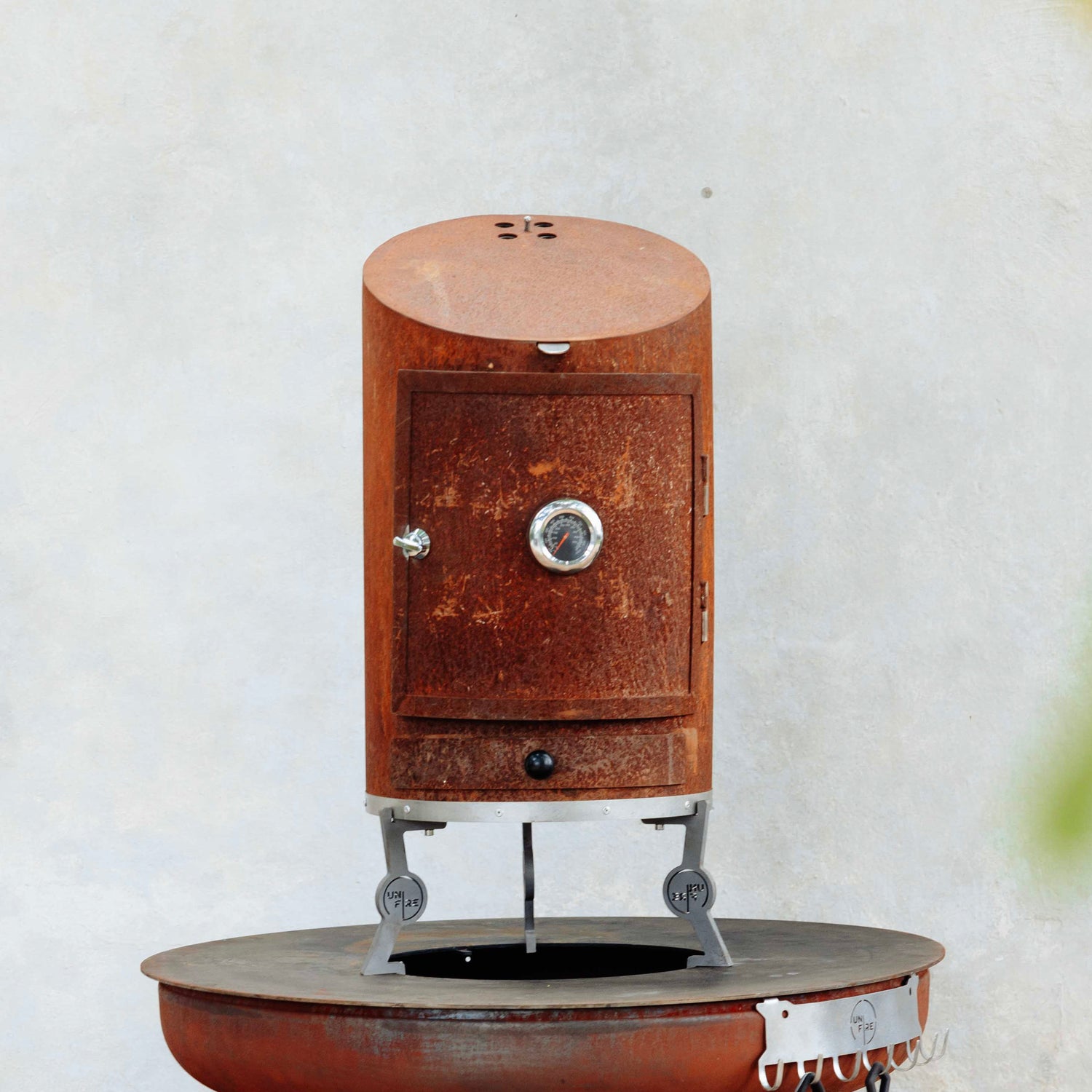 Unifire® Smoker